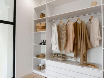 minimalist wardrobe and closet tips